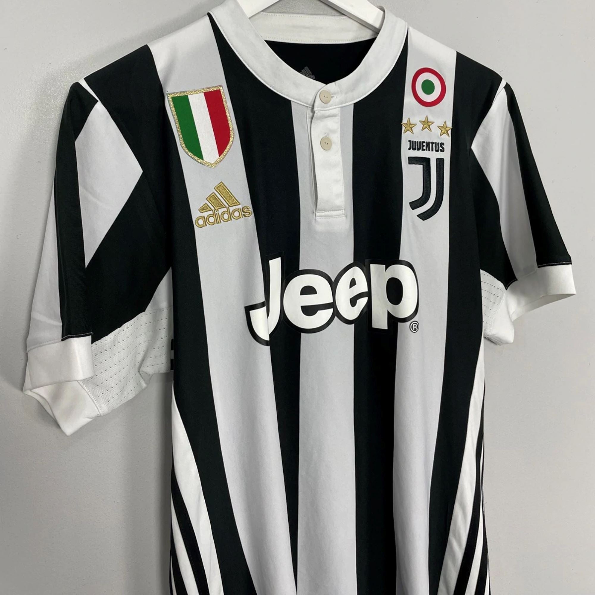 Juventus Home Jersey 2017/18 – Serie A Version